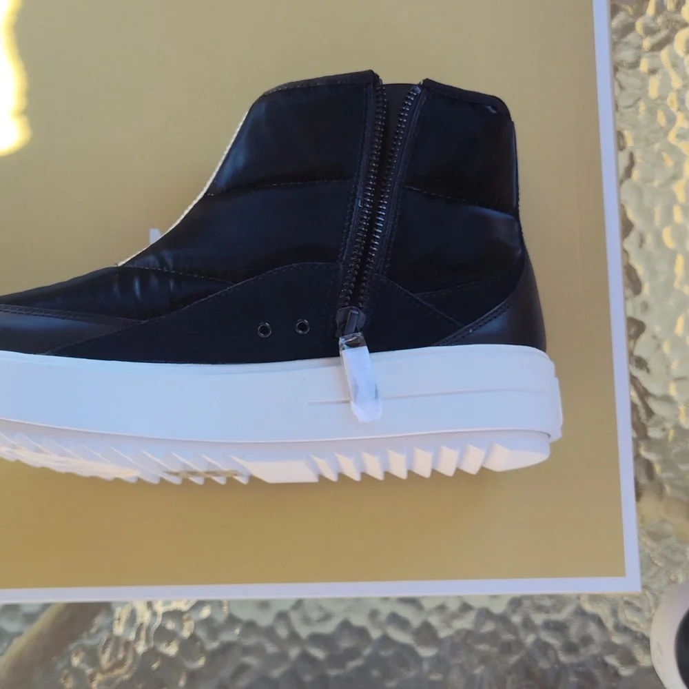 MICHAEL Michael Kors Emmett Quilted Sneaker Boot - Picture 7 of 14